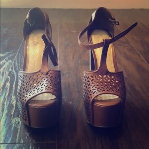 Jessica Simpson platform shoes